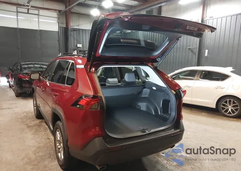 2022 Toyota Rav4 Xle z USA, uszkodzony, nr VIN 2T3P1RFV7NW271577